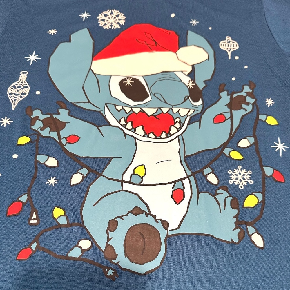 Disney Stitch Christmas blue T-shirt, Juniors Size Small (3-5)